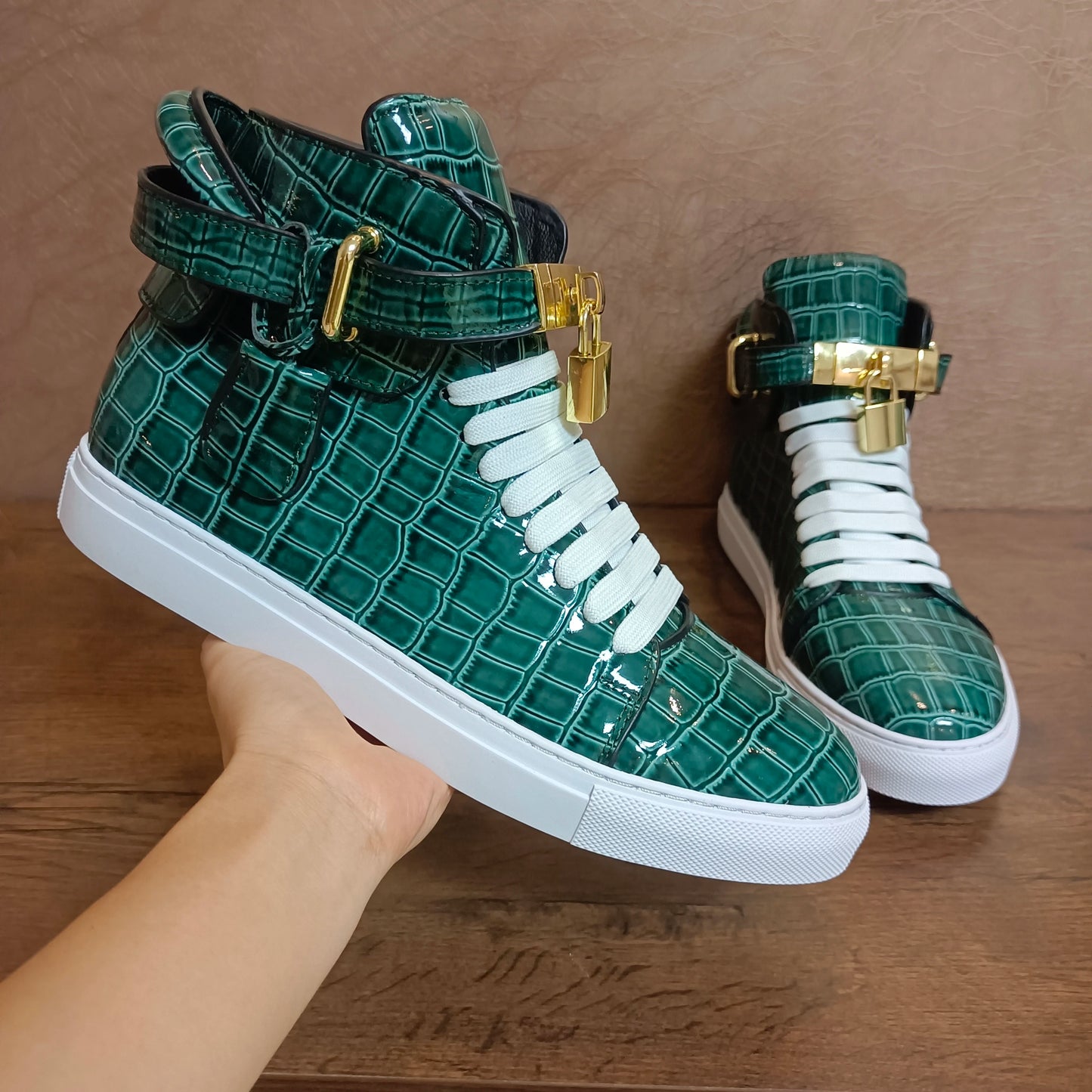 Men Alligator Pattern High Top Sneakers Lock Lace Flats Glossy Real Leather Newest Designer Boots Men‘s Casual Shoes