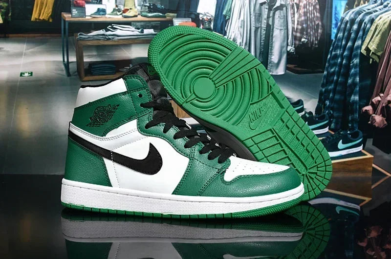 Nike Air Jordan 1 , green color negro