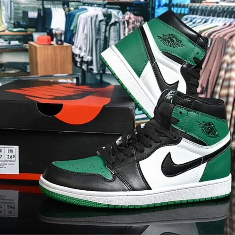 Nike Air Jordan 1 , green color negro