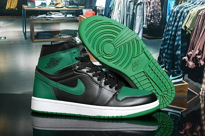 Nike Air Jordan 1 , green color negro