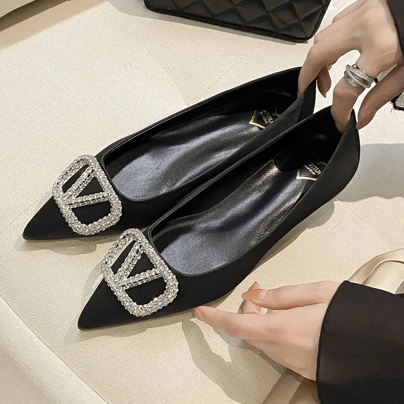 Summer New Pointed Elegant Banquet Shoes Silk Satin Rhinestone V-Button Light Champagne Small Fragrance Flat Sole Single Shoe