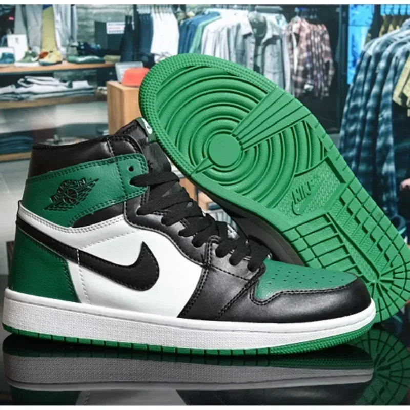 Nike Air Jordan 1 , green color negro