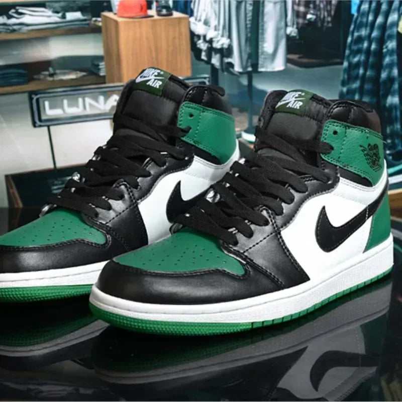 Nike Air Jordan 1 , green color negro