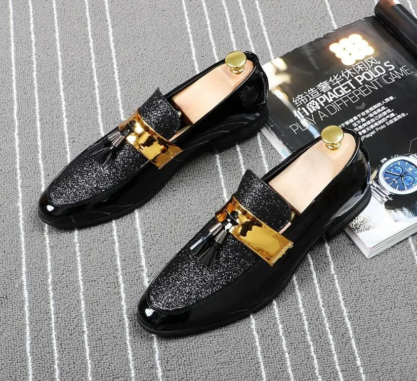 Fashion Casual Formal For Men Black Genuine Leather Tassel Men Wedding Shoes Gold Metallic Mens Studded Loafers AXX613