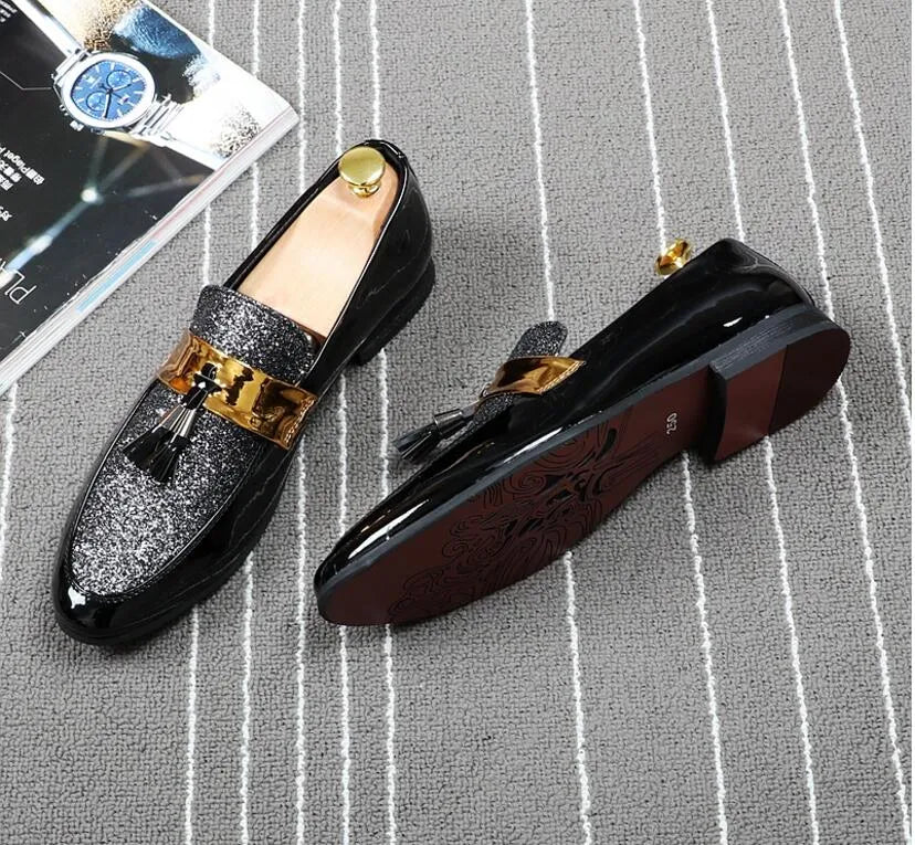 Fashion Casual Formal For Men Black Genuine Leather Tassel Men Wedding Shoes Gold Metallic Mens Studded Loafers AXX613